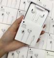 iPhone Handfree-EarPods with Lightning Connector Original - High-Quality Audio for Apple Devices. 