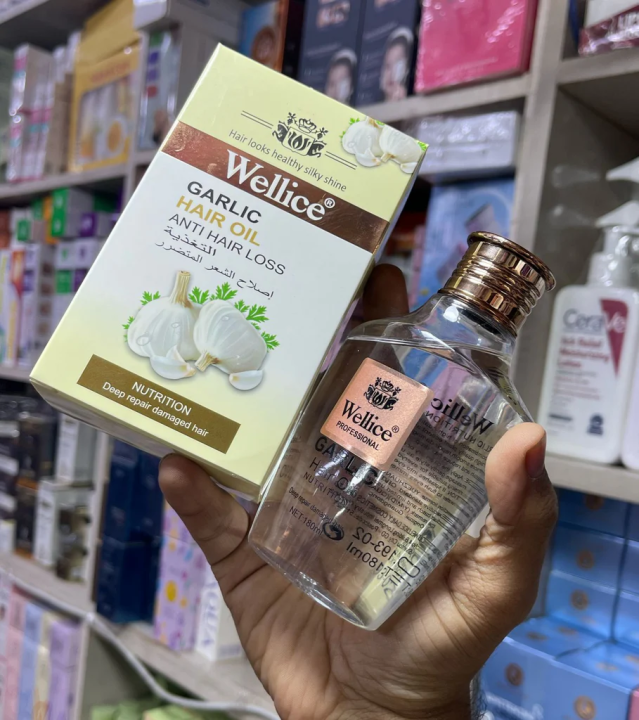 Wellice%20Onion%20/%20Garlic%20Repair%20&%20Moisture%20Softer%20Smoother%20&%20Moister%20Hair%20Oil%20For%20Girls%20&%20Women%20Onion%20Hair%20Oil%20-%20Image%204
