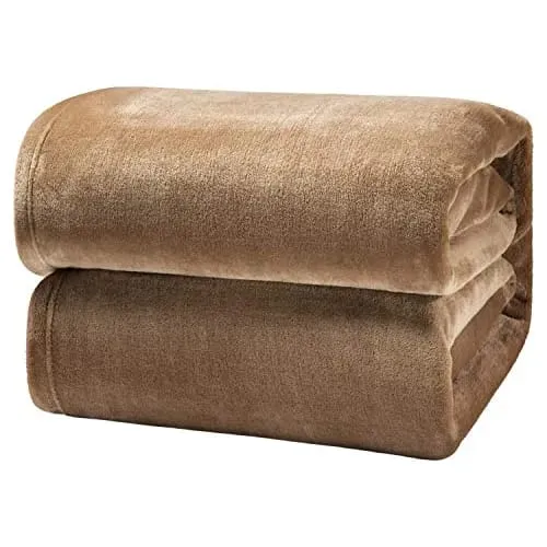 AC%20Supersoft%20Fleece%20Winter%20Blanket%20%E2%80%93%20King%20Size%20%7C%20Ultra%20Soft%20&%20Warm%20Bed%20Blanket%20for%20Hot%20&%20Cold%20Weather%20-%20Image%204