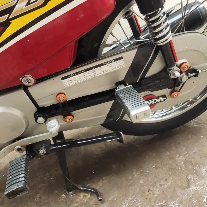 HI%20Tech%202K%20Auto%20Shine%20Car%20body%20GREEN%20polish%20for%20car%20and%20Bike%20paint%20parts%20-%20Image%203