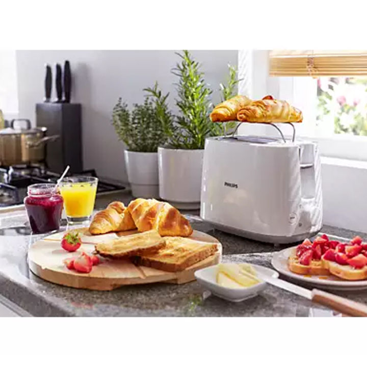 Philips%20830%20W%20Daily%20Collection%20Toaster%20HD2581/01%20-%20Image%203