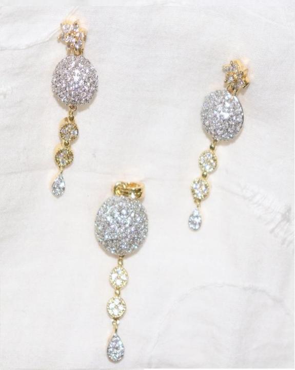 Indian%20Style%20Gold%20Plated%20Pendant%20Set%20With%20Stones%20-%20Image%204
