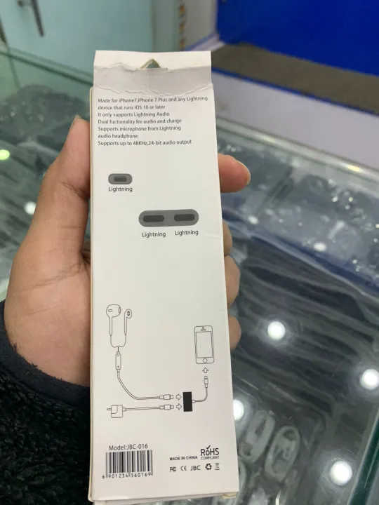 100%25%20MFI%20Certified%20Non%20Bluetooth%20Iphone%20Splitter%20,%20Supports%20call%204%20in%201Dual%20Lightning%20Gaming%20Splitter%20Adapter%20for%20iPhone,%20Headphone%20Jack%20Aux%20Audio%20&%20Charger%20Adapter%20Cable%20Connector%20%20Compatible%20for%20iPhone%206/%206%20Plus%207%20/%207%20Plus%208%20/%208%20Plus%20/%20X/%20Xr%20and%20onwards%20-%20Image%207