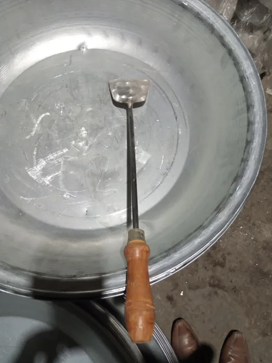 pure%20iron%20made%20karahi(COMPLETE%20SET%20KADAI%20+%20COVER%20+SPOON%20)%20%20BEST%20FOR%20MAKING%20SHANWARI%20KARAHI%20HOTEL%20STYLE%20KARAHI%20MUTTON%20KARAHI%20with%20steel%20karom%20handel%20heavy%20qulity%20black%20karahi%20heavy%20base%2044%20-%20Image%205