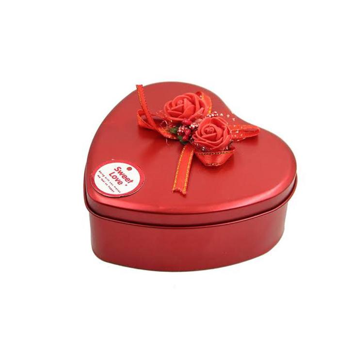 Sweet Love Heart Shape Gift Box With Ribbon Red .