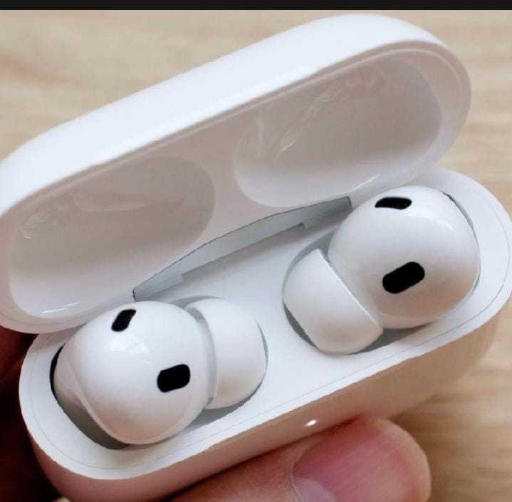 TWS%20I12%20&%20i7s%20Airpods_%20with%20Super%20Sound%20&%20High%20Quality%20Touch%20Sensors%20True%20Stereo%20Headphones%20with%20Built%20in%20Mic%2010m%20Transmission%20Bluetooth%20Wireless%20Earbuds%20,%20Chargng%20Case%20Sport%20Headset%20for%20all%20Bluetooth%20Smart%20devices.%20-%20Image%204
