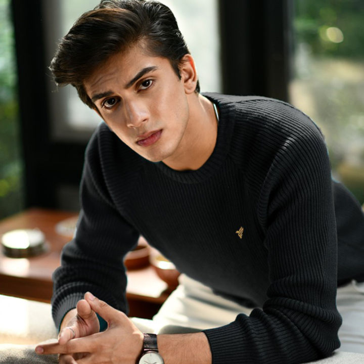 FITTED Black Raglan Sweater For Men