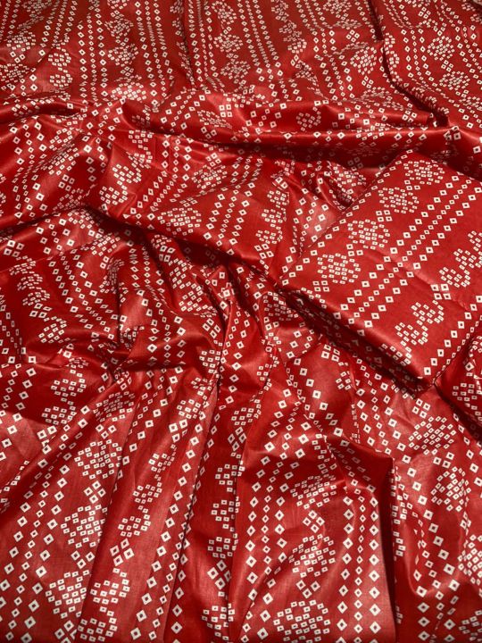 woman%20wears%20girls%20cloth%20unstiched%20Lawn%20printed%20:chunri%20print%20Fabric*LAWN%20Fabric%20Quality:90/70%20Description%20%202PC%20Suit%20-%20Image%202