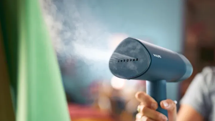 Philips%203000%20Series%20Handheld%20Steamer%20STH3000/26%20-%20Image%202