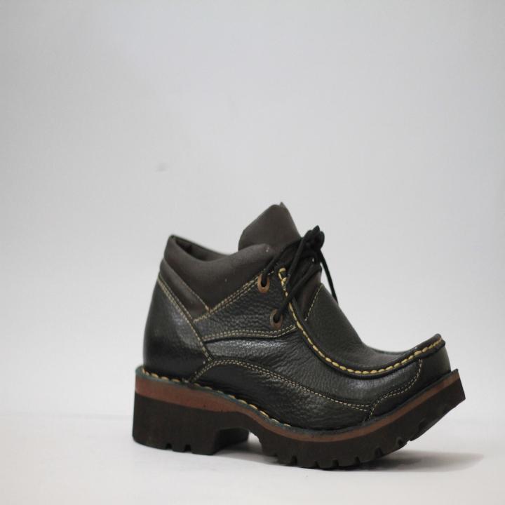 Black%20Leather%20Shoes%20-%20Image%203