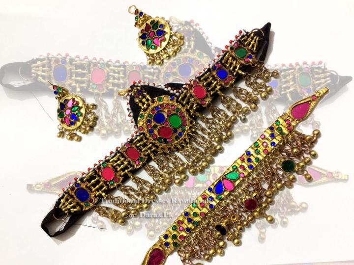 Afghani%20Jewelry%20Set%20Golden%20-%20Image%203