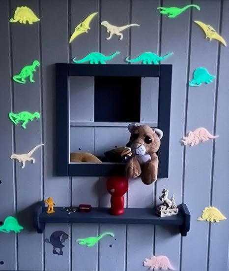 Luminous%20Dinosaur%20Toy%20Set%20-%208-Piece%20Glow-in-the-Dark%20Animals%20and%20Reptiles%20-%20Image%202