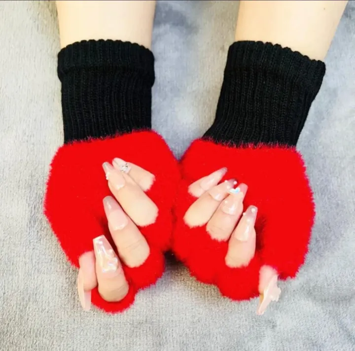 Half%20Finger%20Gloves%20for%20Girls%20-%20Image%205