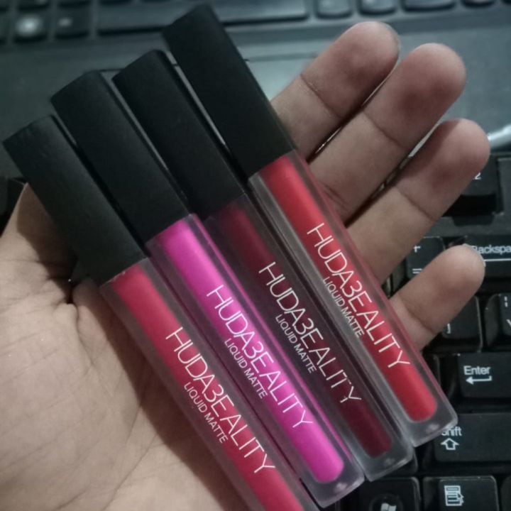 Matte%20Lip%20Gloss%20pack%20of%204%20Matt%20lip%20Gloss%20Matt%20Liquid%20Lipstick%20-%20Image%204