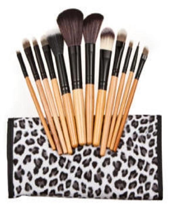 12%20Pieces%20Makeup%20Brushes%20Set%20With%20Beautifull%20White%20Cheeta%20Pouch%20-%20Image%204