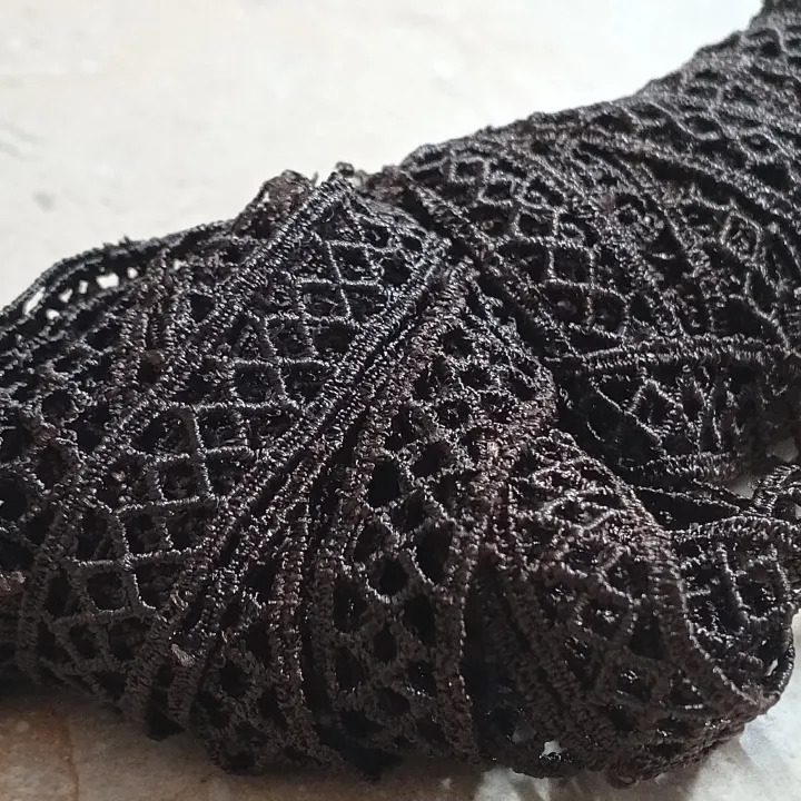 4%20Ghaz/Yard%20%7C%20GPO%20Center/Siri%20lace%20for%20clothes,%20towzers,%20sleeves%20,front%20panel%20design%20may%20variant%20-%20Image%204