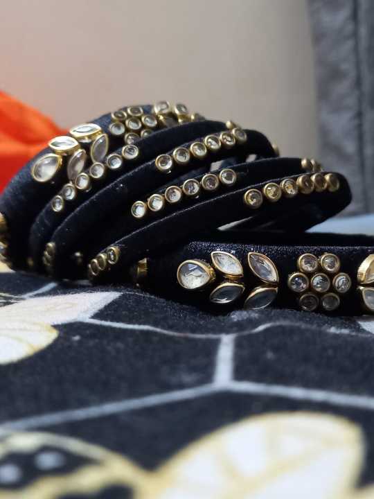 Hande Made Khundan Choriya with 2 Khare for Girls, Ladies, and Women | Party Wear New Design and Unique | 6 Choriyaa 1 Set Bangles for Wedding | Traditional Handmade Kundan Bangles Set for Bridal, Festive & Special Occasions