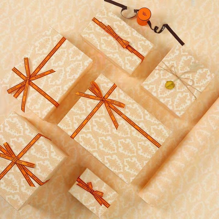 High-quality%20gift%20box,%20empty%20box,%20large%20ins%20style,%20creative%20hand,%20gift%20box,%20packaging%20box,%20birthday%20gift%20box,%20set.%20system%20-%20Image%203