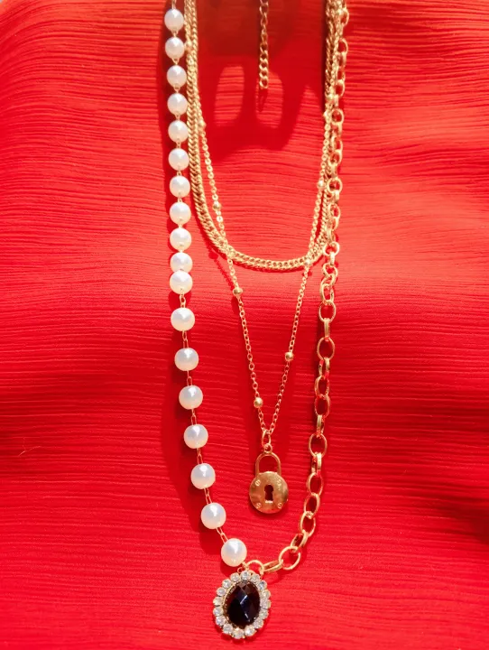 Elegant%20Multi%20Layered%20Chains%20Designer%20Chokar%20Necklace%20with%20Pendants%20-%20Image%207