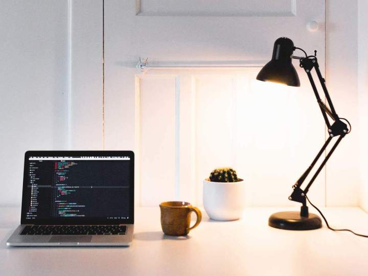 Adjustable%20Study%20Lamp%20-%20Aesthetic%20Table%20Desk%20Lamp%20-%20Flexible%20Adjustable%20Swing%20Arm%20-%20Image%204