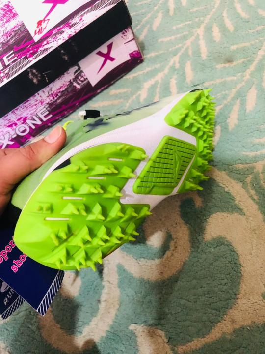 High-Quality%20Performance%20Shoes%20with%20Soulful%20Spikes%20-%20Image%203