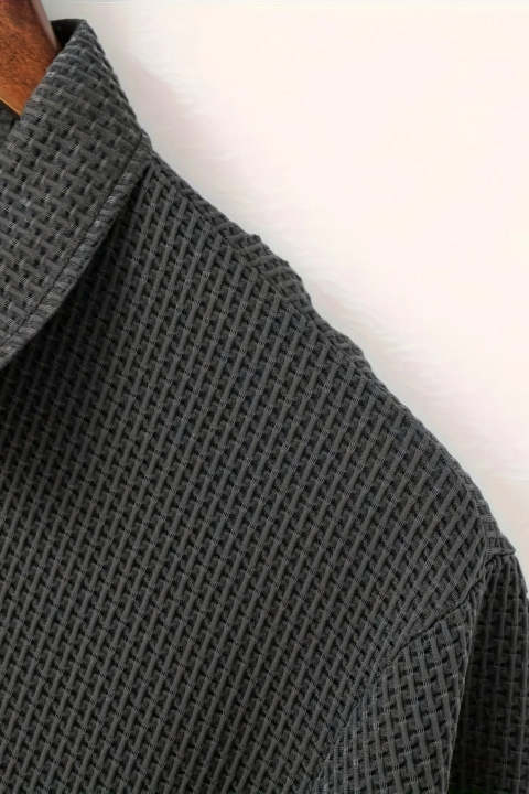 London%20Bridge%20-%20Bubble%20Texture%20Polo%20Shirt%20for%20Men%20-%20Charcoal%20-%20Image%203