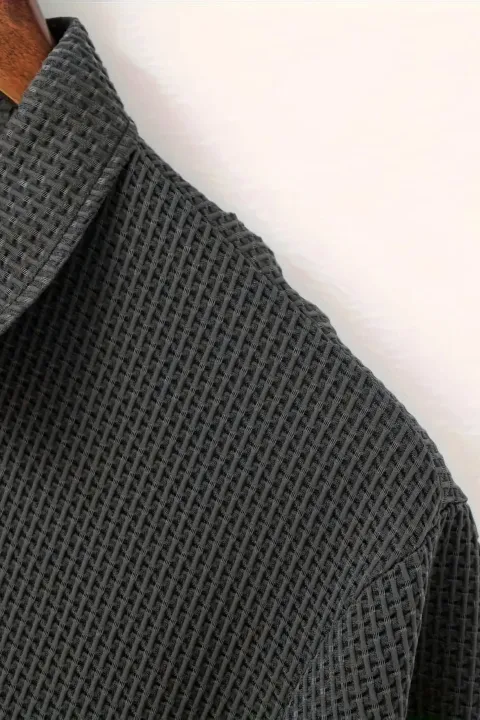 London%20Bridge%20-%20Bubble%20Texture%20Polo%20Shirt%20for%20Men%20-%20Charcoal%20-%20Image%203