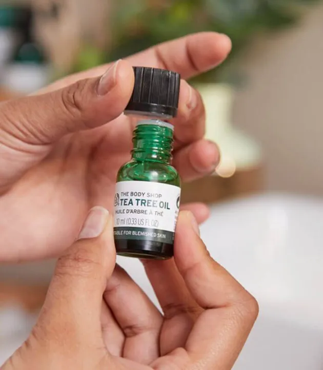 The%20Body%20Shop%20Tea%20Tree%20Oil%2020ml%20%E2%80%93%20Acne%20Care%20Face%20Oil%20for%20Blemish%20Control,%20Pimple%20Treatment,%20Spot%20Reduction,%20Oily%20Skin%20Care%20&%20Clear%20Healthy%20Looking%20Skin%20-%20Image%202