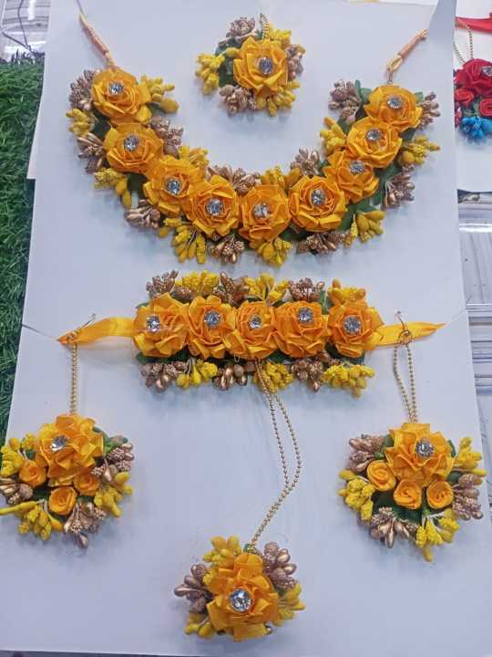Artificial%20flowers%20Handmade%20Flower%20Jewelry%20Set%20for%20Brides-Choker%20Necklace,%20Bracelet%20with%20Ring,%20Earrings%20&%20Tika.%20Bridal%20jewelry%20set%20indian,%20Bridal%20jewellery%20set%20Mehndi,%20mayon%20flower%20jewelry,%20Mehndi%20accessories,%20Mehndi%20Jewellery%20set%20for%20girls%20for%20Bridals%20-%20Image%206