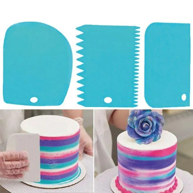 Double%20Edge%20Cake%20Decorator%20Icing%20Combs%20(3%20pcs)%20-%20Image%204