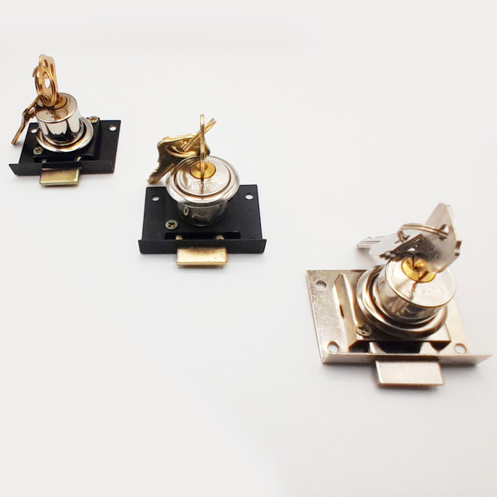 Drawer%20lock%20with%20brass%20keys%20-%20Image%203