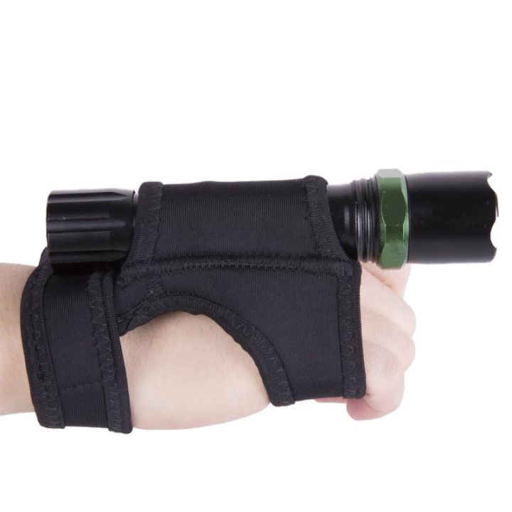 [HOT] Scuba Diving LED Torch Flashlight Holder Underwater Soft Elastic Neoprene Hand Arm Mount Wrist Strap Adjustable Glove Hand Free