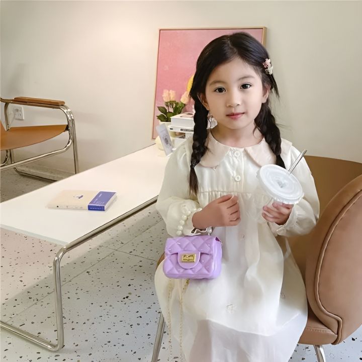Mini%20Kids%20Korean%20Jelly%20Bag/%20Mini%20%20Silicone%20Coin%20Bag%20For%20Girls/%20Girls%20Shoulder%20Bags/Cute%20Small%20Bag%20For%20Girls/Fashion%20Shoulder%20Bag/%20Vanity%20Bag%20For%20Girls/%20Long%20Crossbody%20Style%20Ladies%20Phone%20Bag%20/%20Mini%20Shoulder%20Bag%20For%20Girls/%20Bag%20For%20Girls/%20Water%20Resistant%20Bag%20-%20Image%205
