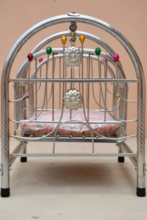 New%20Born%20Baby%20Swing%20Bed%20in%20Silver%20Chrome%20with%20Soft%20Mattress%20-%20Royal%20Look%20New%20Edition%20-%20Image%205