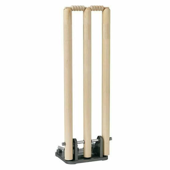 Best%20Wooden%20Cricket%20wicket%20with%20base%20spring%20back%20cricket%20stumps%20-%20Image%203