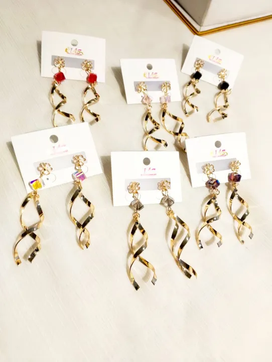 Choose%20Your%20Own%20Pair%20of%20Latest%20Fashion%20Earrings%20%7C%20Trendy%20Gold-Tone%20Earrings%20Set%20for%20Girls%20&%20Women%20-%20Image%203