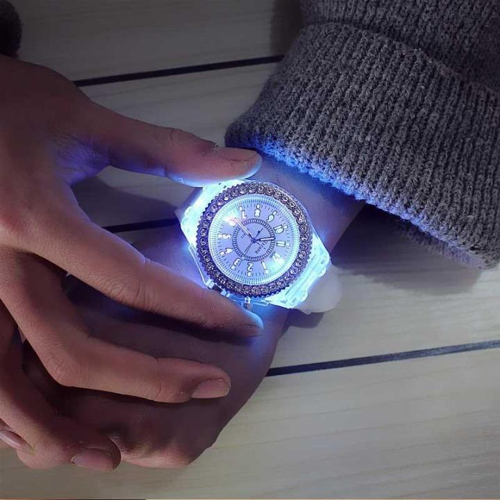 led%20Flash%20Luminous%20Watch%20Personality%20trends%20students%20lovers%20jellies%20woman%20men's%20watches%207%20color%20light%20WristWatch%20-%20Image%206