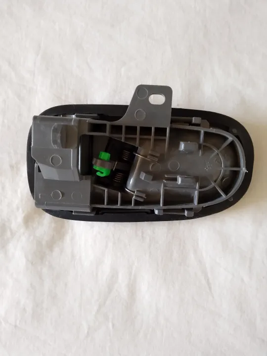 Inner%20Door%20Handle%20Suzuki%20Cultus%20VXR/EFI%20(old%20models)%20-%20Image%205