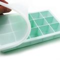 Easy Push Pop out Square Silicon Ice Cubes 15 Cubes Tray WITH LID. 