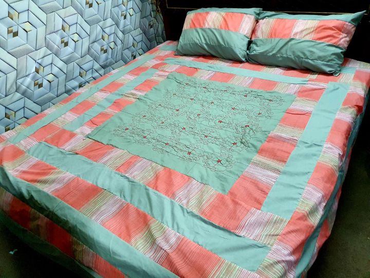 3%20Piece%20Embroided%20Double%20Bedsheet%20Set%20Patchwork%20-%20Image%204
