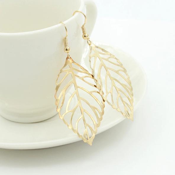 2021 Hot Fashion Wholesale Jewelry Hollow Metal Leaves Dangling Long Statement Drop Earrings For Women Gift Anniversary