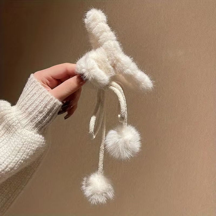 Luxury%20Plush%20hair%20claw%20clip%20with%20pom-pom%20tassels%20cute%20Hair%20Claw%20with%20Fluffy%20Ball%20Tassel%20Ponytail%20Holder%20Anti%20slip%20hair%20jaw%20clip%20fluffy%20Bowknot%20Tassel%20Pom-Pom%20Hair%20Clip%20soft%20fur%20accessory%20hair%20barrettes%20big%20Bow%20Hair%20Clips%20Banana%20Clips%20-%20Image%206