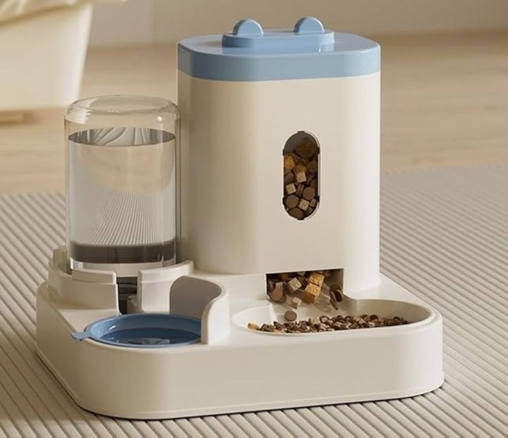 Pet%20Automatic%20Food%20&%20Water%20Dispenser%20-%20For%20Long%20Term%20Supply%20for%20Cats%20&%20Dogs%20-%20Image%204
