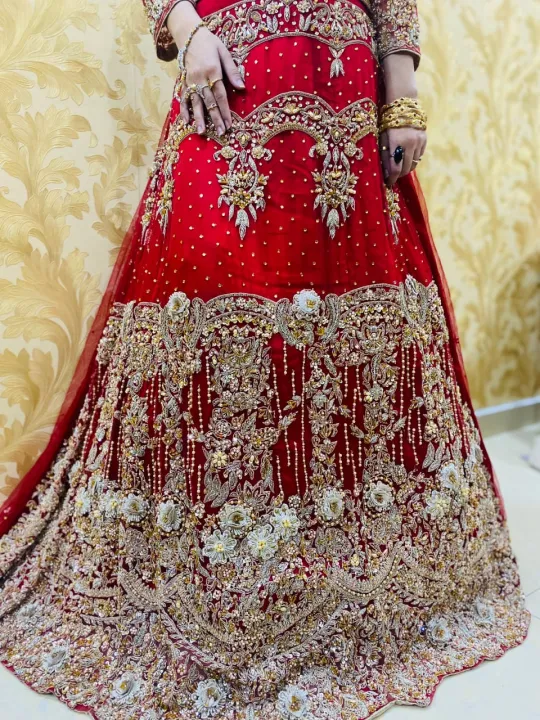 Bridal%20lehnga,%20Pakistani%20Maroon%20Lehenga%20Bridal%20With%20Choli%20Dress%20-%20Image%205