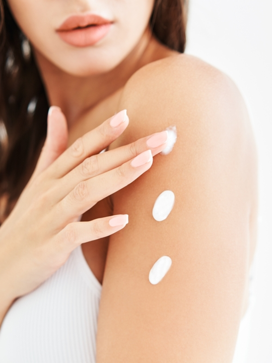 Golden%20Pearl%20%20Healthy%20White%20Moisturizing%20Lotion%20-%20Image%206