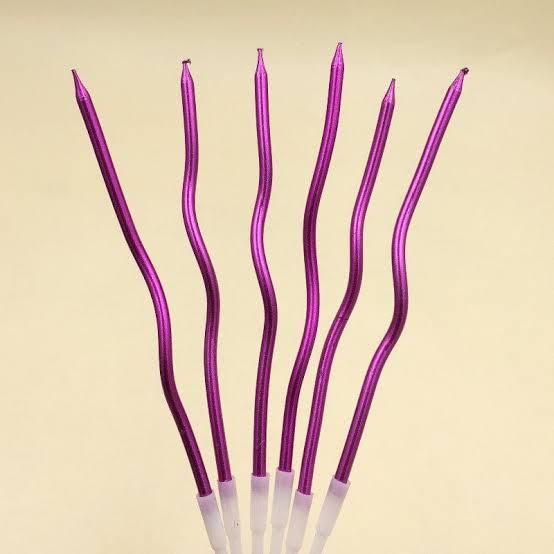 Curly%20Candle%20Pack%20of%206%20Twisty%20Metallic%20Candles%20For%20Birthday%20Parties%20&%20Cake%20Decoration%20-%20Image%204