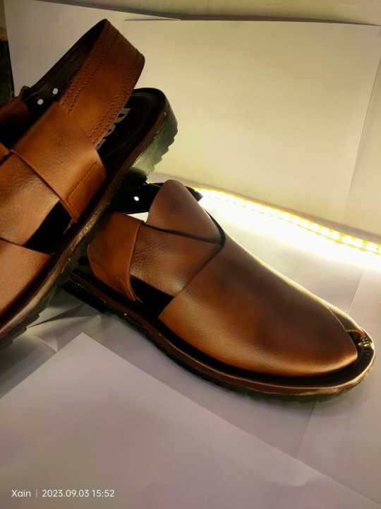 Khanewal%20Special%20close%20face%20handmade%20leather%20chappal%20for%20men%20soft%20out%20fit%20-%20Image%204