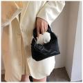 Half-Moon Shape Handbag Compact Casual Style Small Size Shoulder Bag PU Leather Fashionable Design Tote Bag for Traveling Shopping Daily Use Work Casual Outings. 