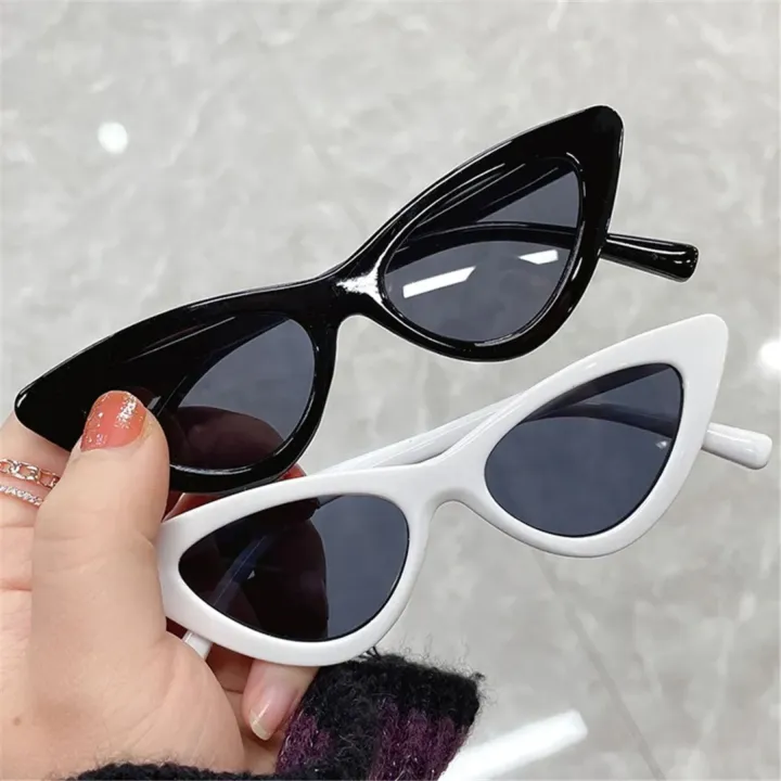Cat%20Eye%20Triangle%20Frame%20Sunglasses%20for%20Women%20&%20Men%7C%20Vintage%20Small%20Retro%20Sunglasses%20-%20Image%204