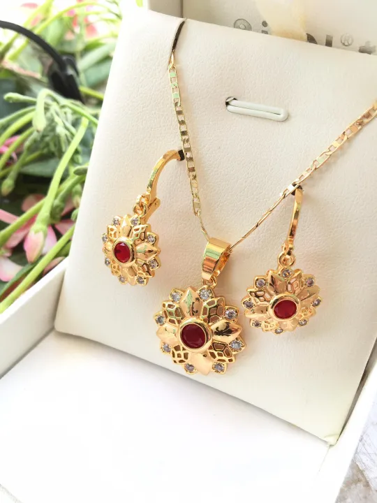 Elegant%20jewelry%20%20-%20Locket%20Set%20-%20maroon%20%20zircon-%20Golden%20-%20Image%203
